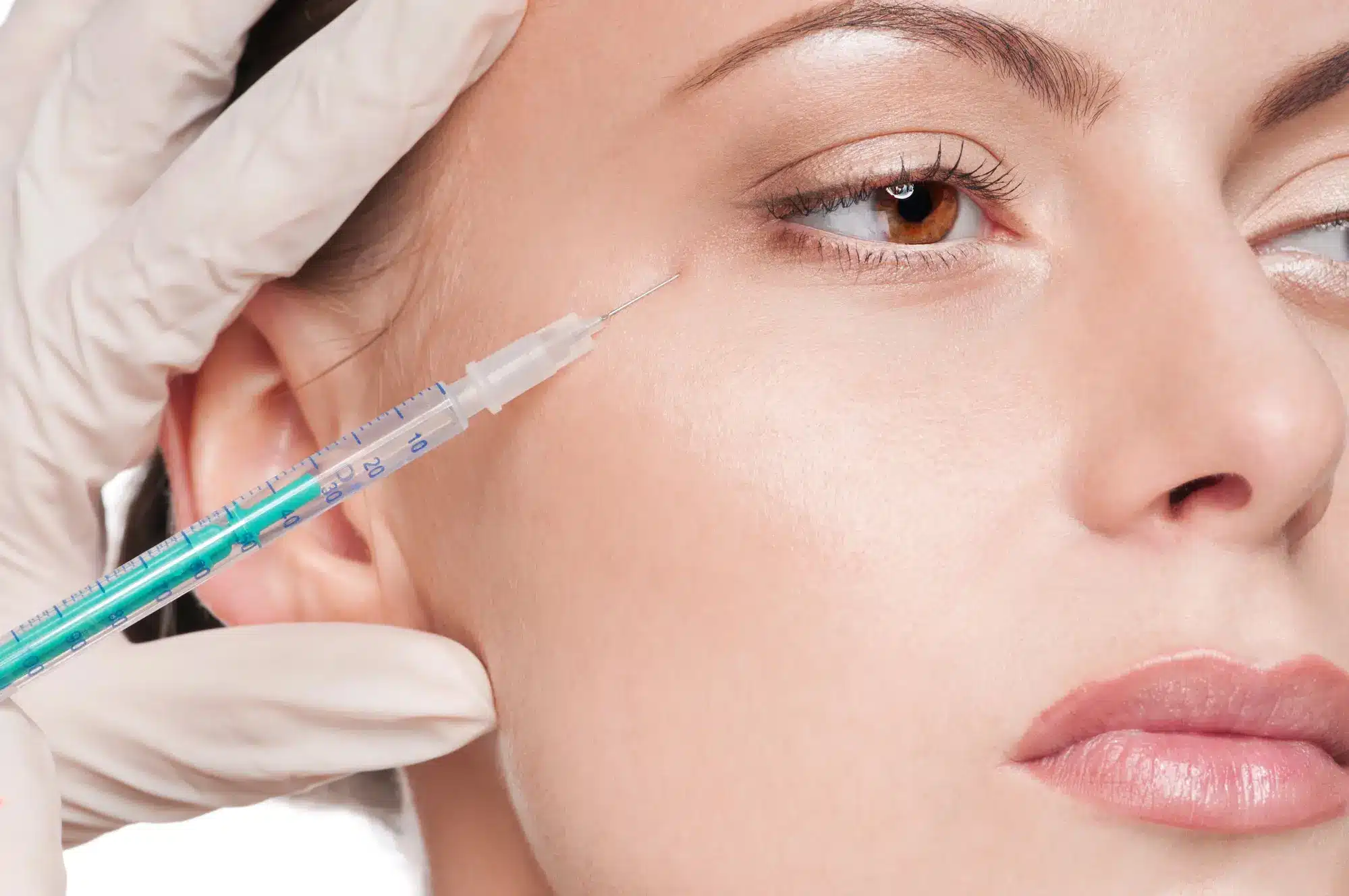 https://shop.doctormedica.co/wp-content/uploads/2023/03/Esthelis-vs-Juvederm-Similarities-and-Differences-Explained.webp