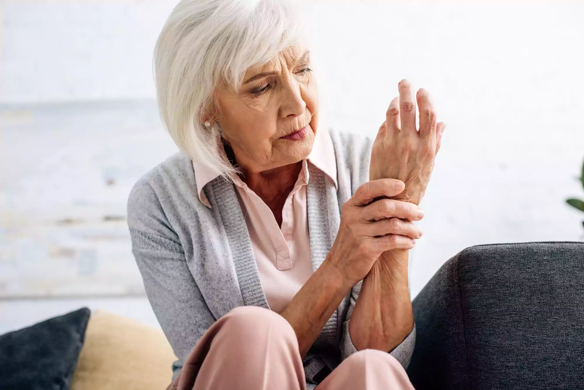 https://shop.doctormedica.co/wp-content/uploads/2023/03/what-is-osteoarthritis-causes-and-treatment-review-6567509370c23.webp