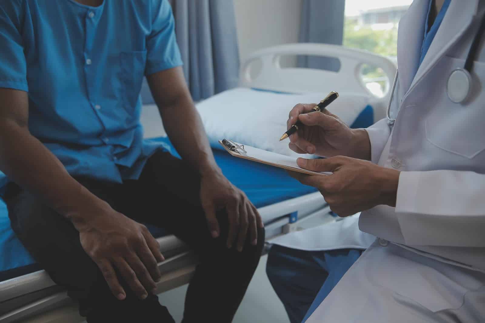 A patient with arthritis has a consultation with a specialist.
