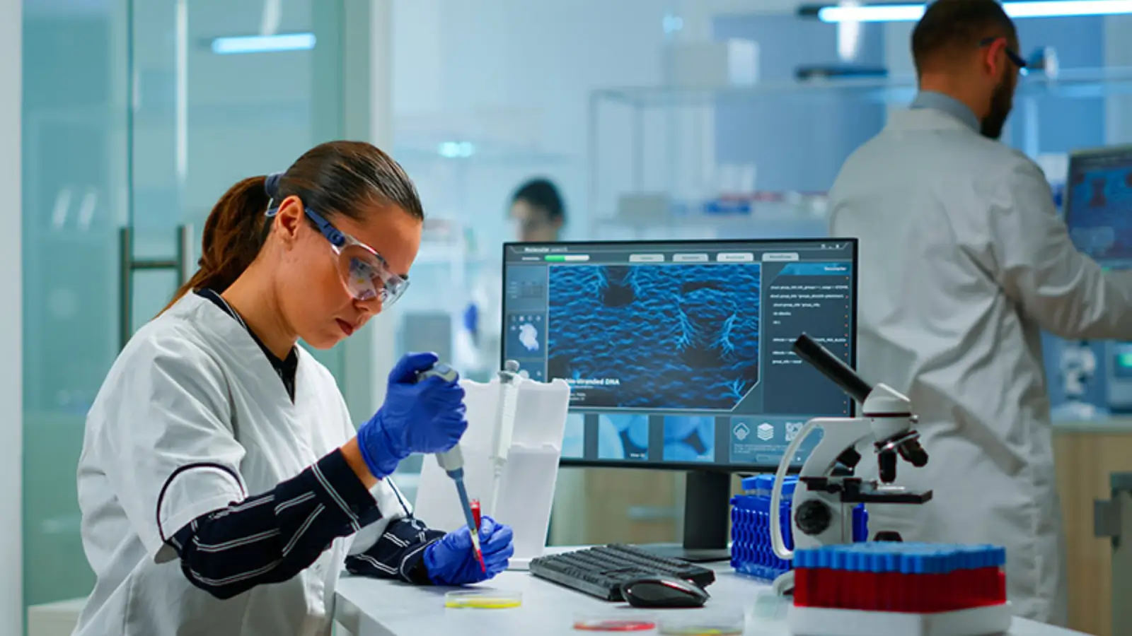 Woman in the laboratory.