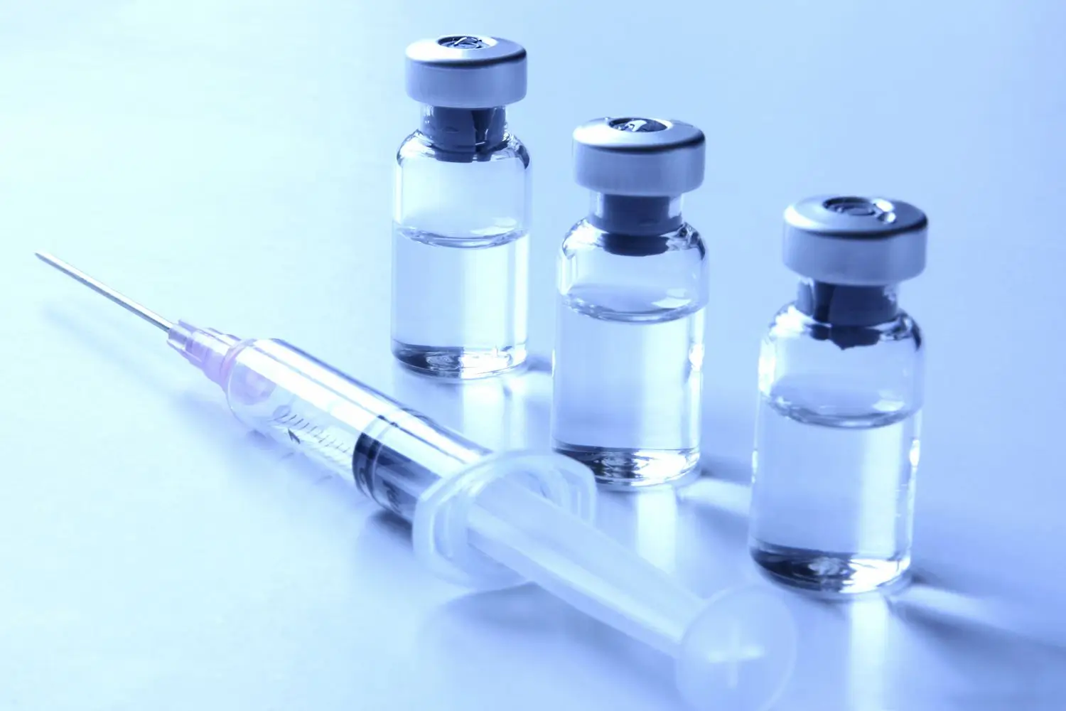 Vials and injection. 