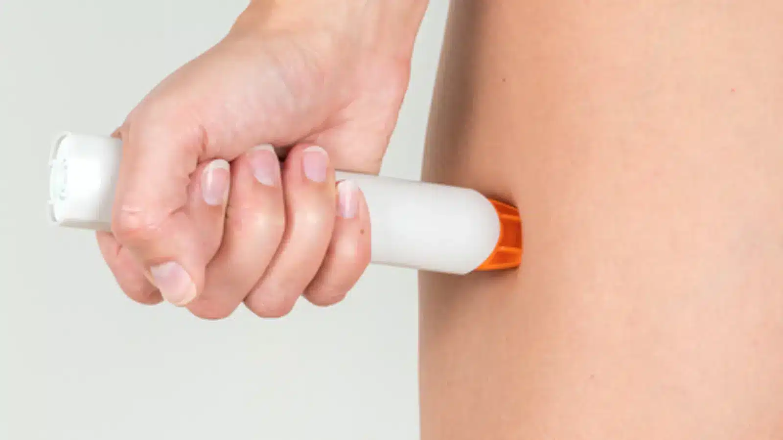 A person using an injection similar to Entyvio. 